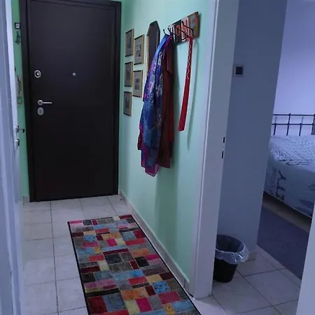 דירה Warm, Cozy & Comfortable סלוניקי