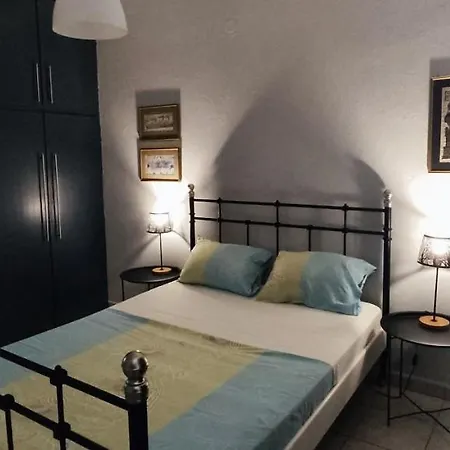 Warm, Cozy & Comfortable Szaloniki